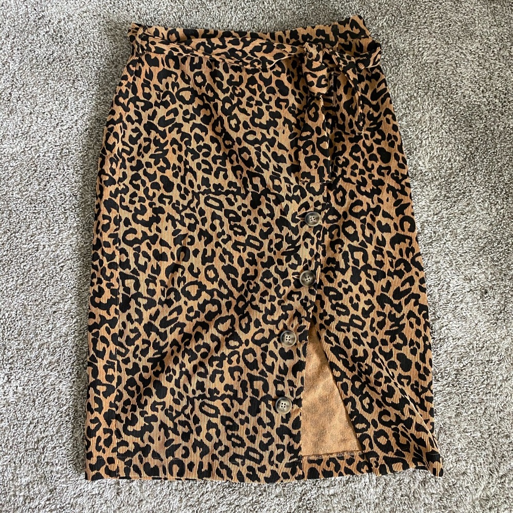 LEOPARD PRINT MIDI SKIRT